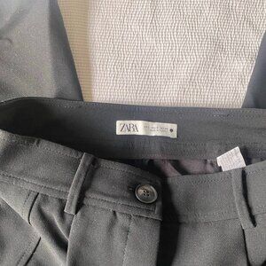 Zara Cropped Tailored Pants with Tapered Leg in Black